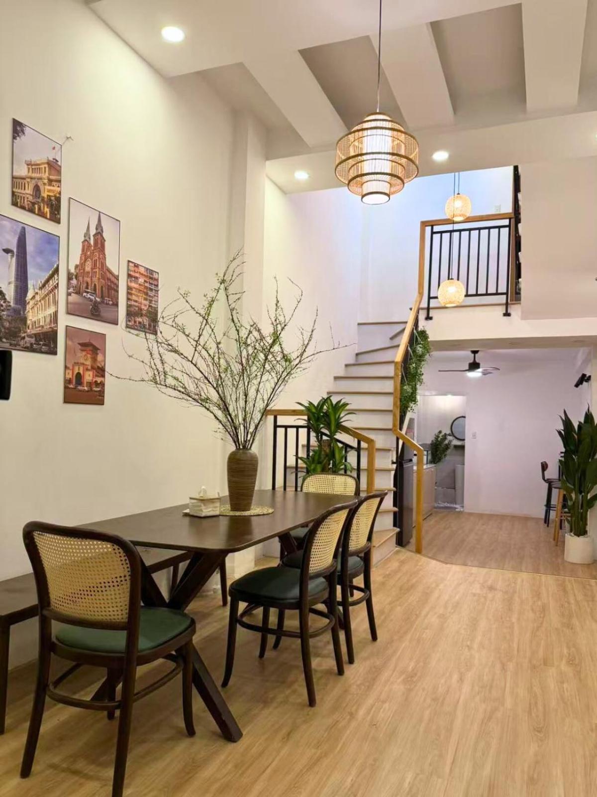 Beautiful Center Whole Townhouse In D1 Apartment *